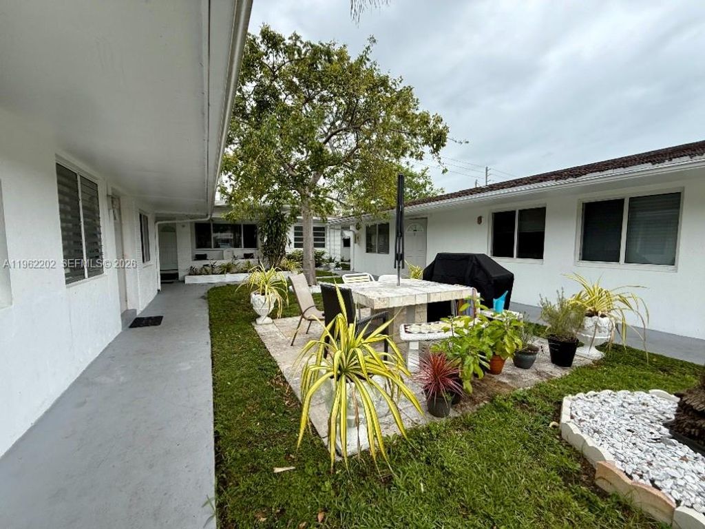 Photo of 823 NE 10th St #3, Hallandale Beach, FL 33009 (MLS # A11962202)