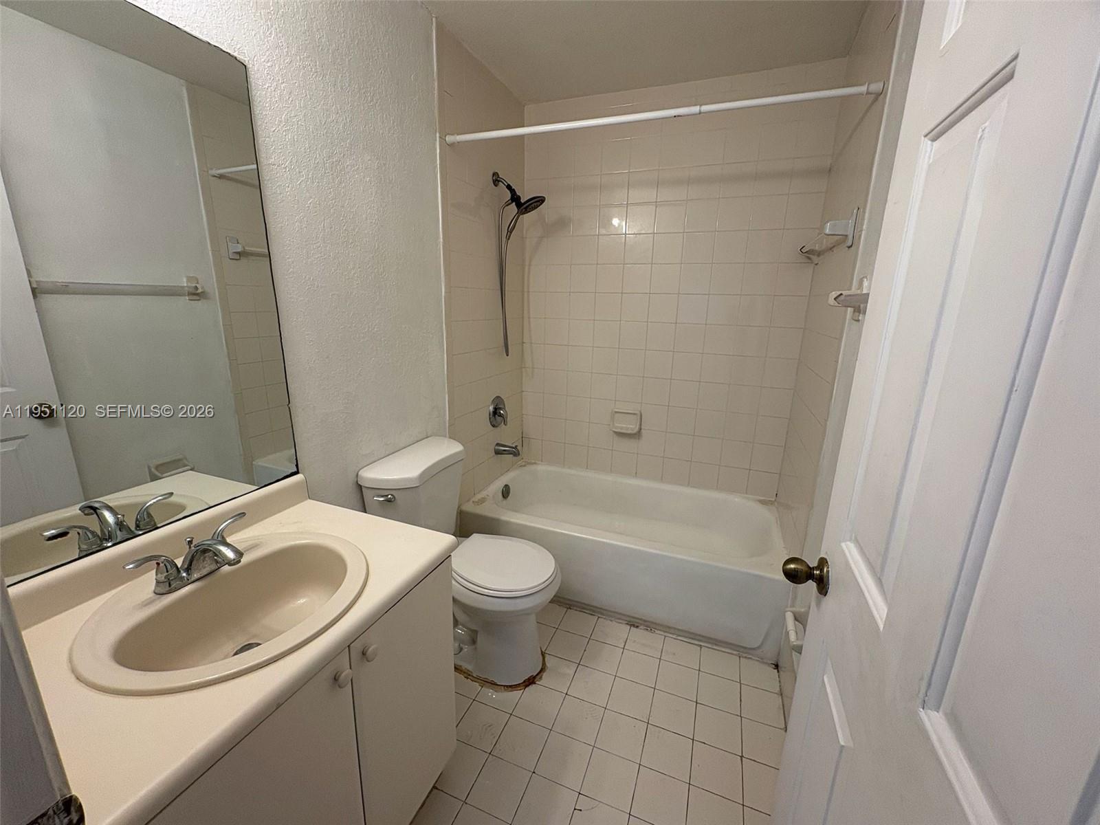 SHOMA TOWNHOMES - Residential