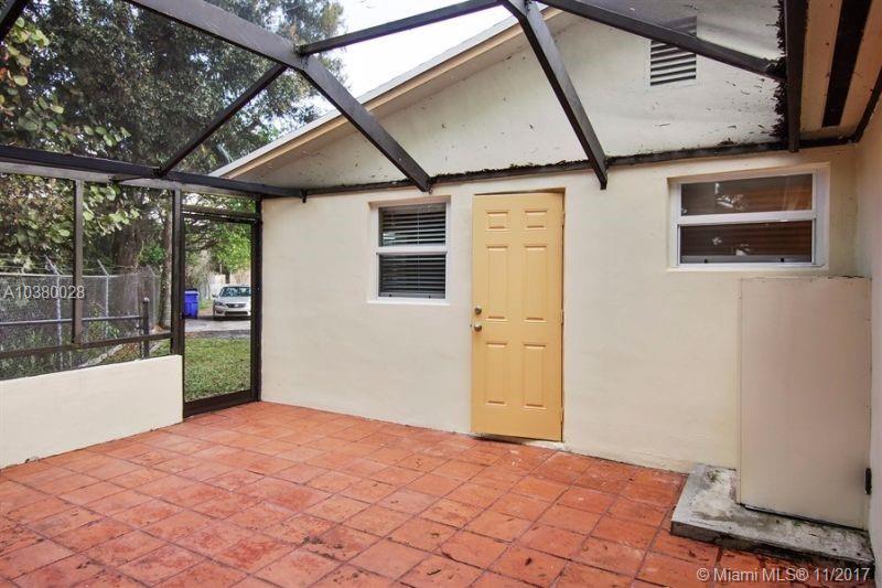 HOLLYWOOD HEIGHTS ESTATES - Residential Lease