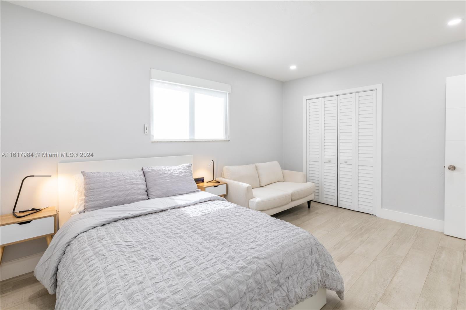 GREYKNOLL ESTATES - Residential Lease