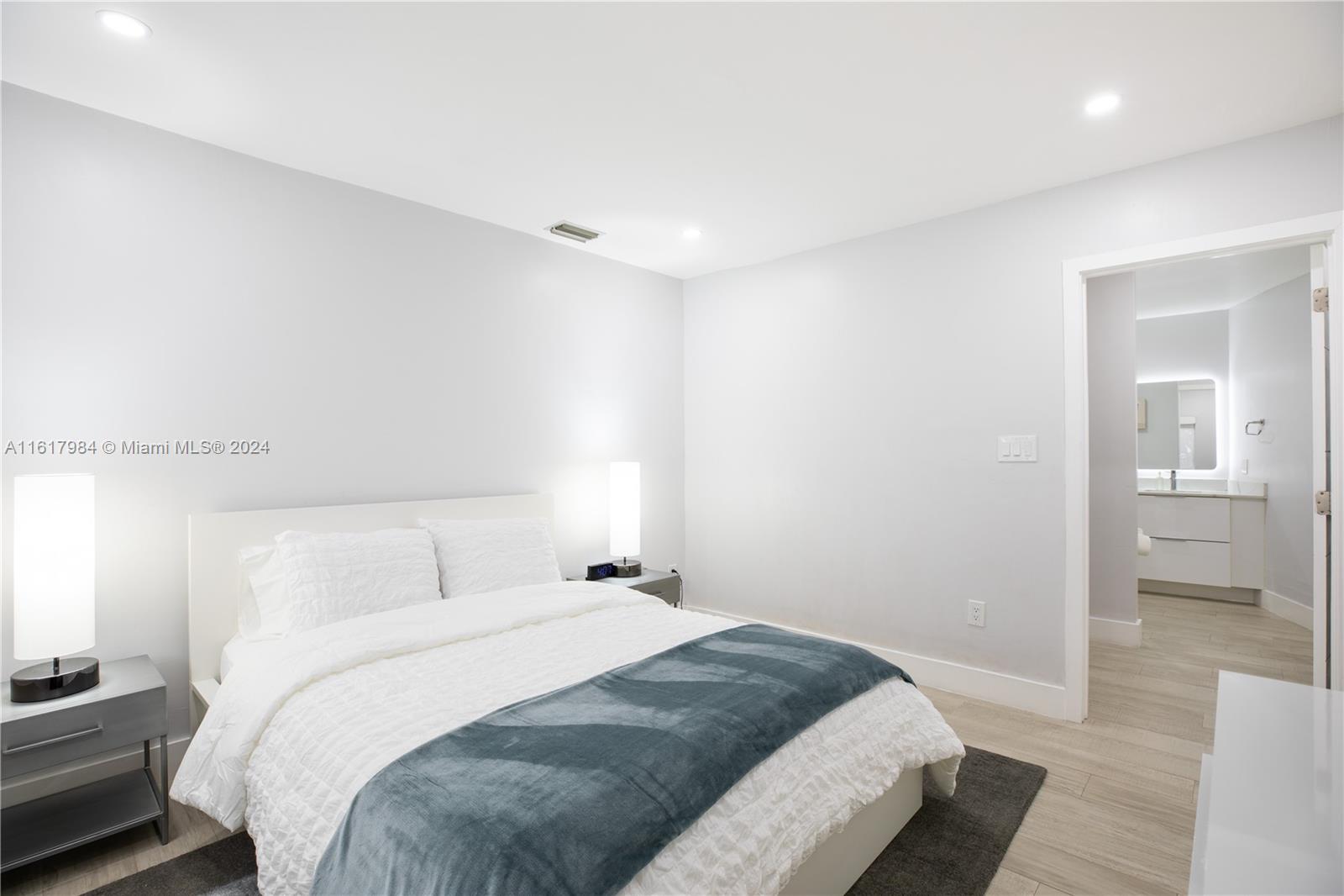 GREYKNOLL ESTATES - Residential Lease