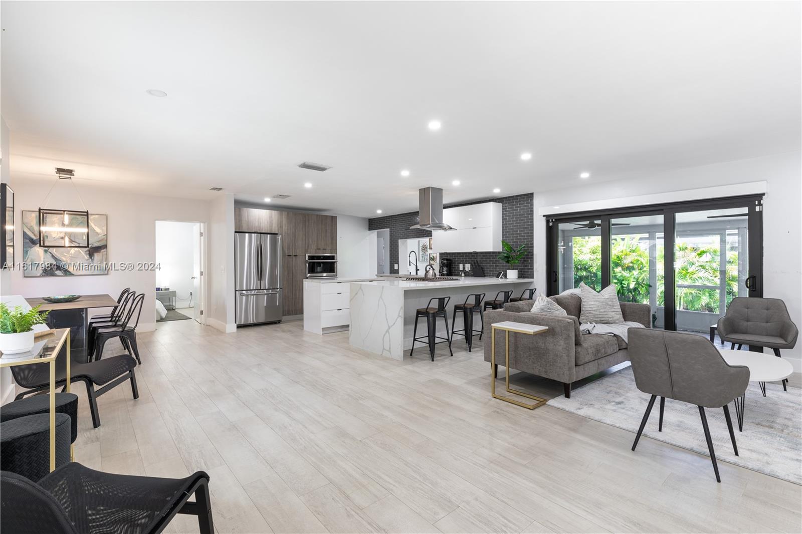 GREYKNOLL ESTATES - Residential Lease