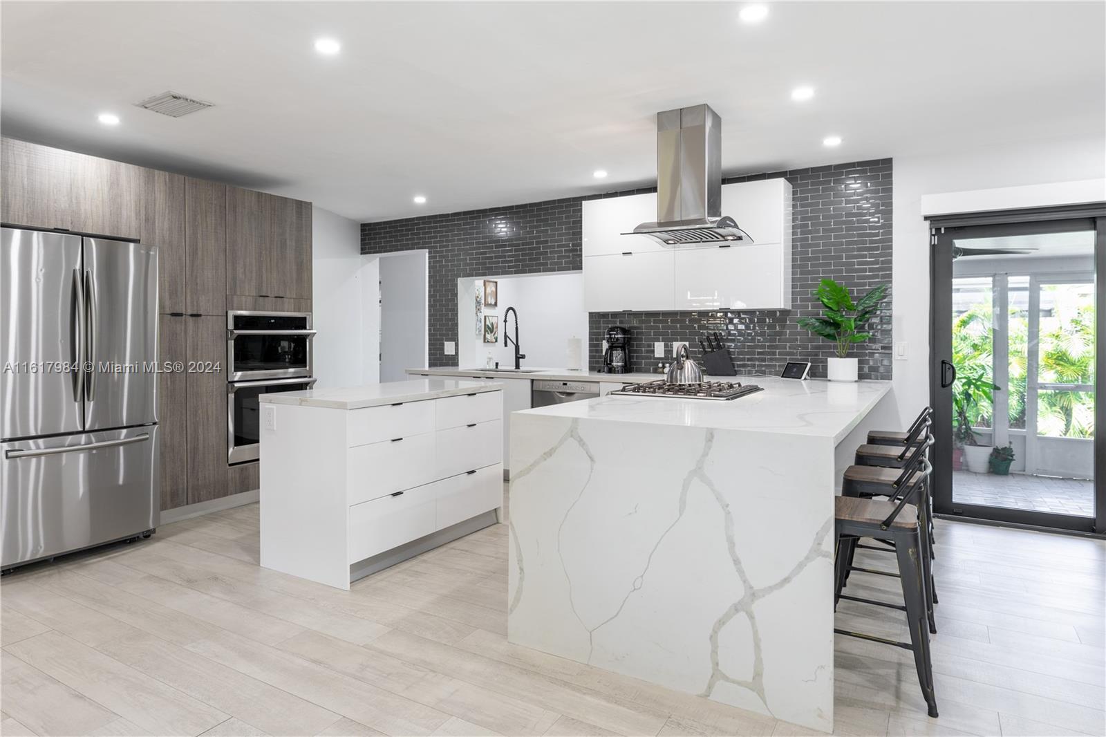 GREYKNOLL ESTATES - Residential Lease