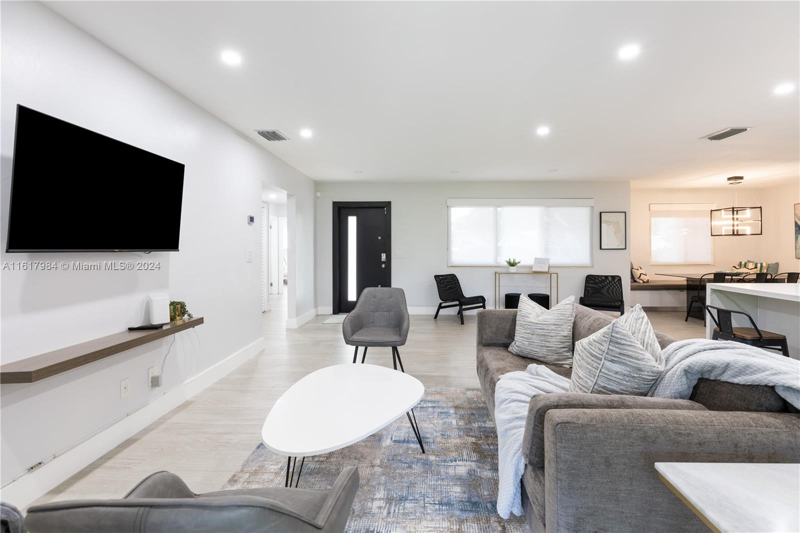 GREYKNOLL ESTATES - Residential Lease