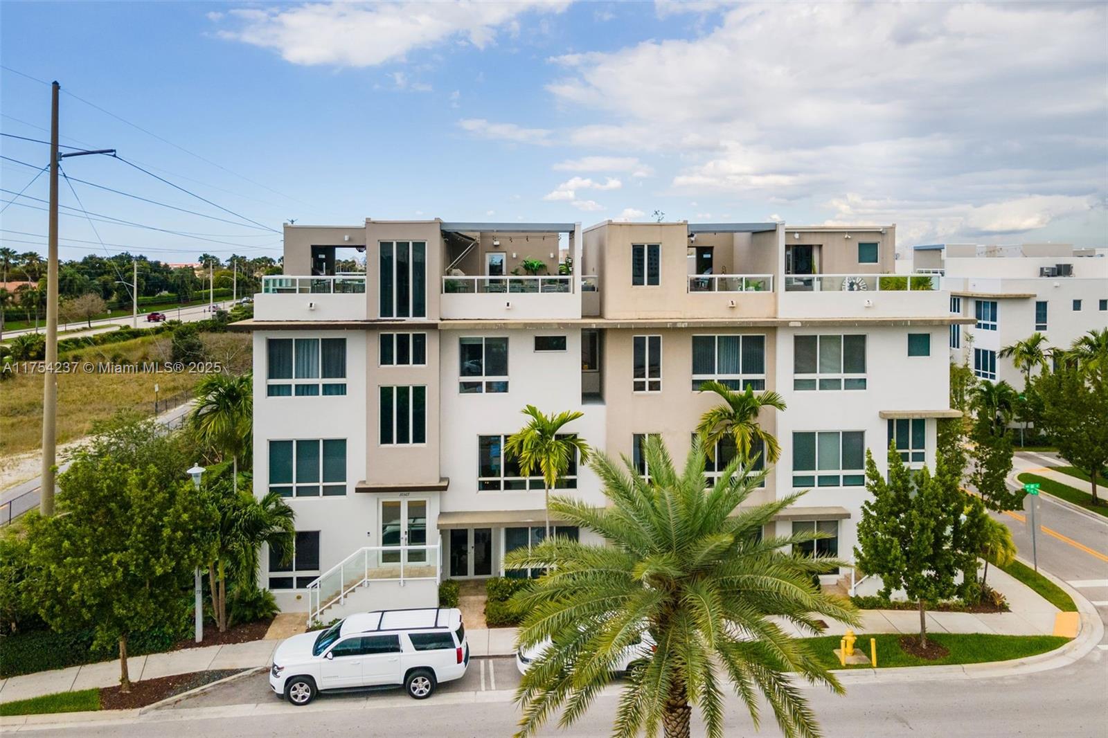 LANDMARK AT DORAL - Residential