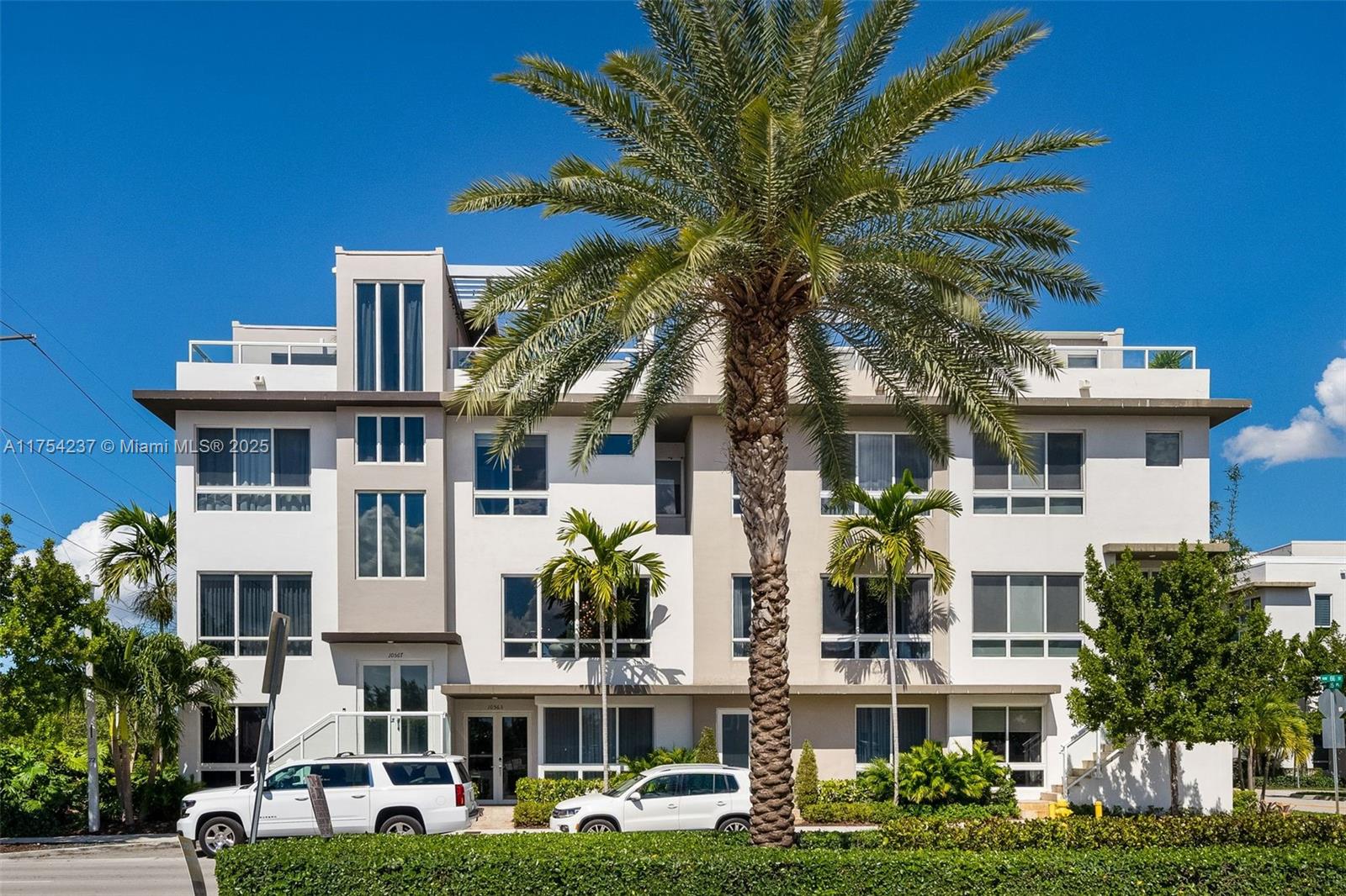 LANDMARK AT DORAL - Residential