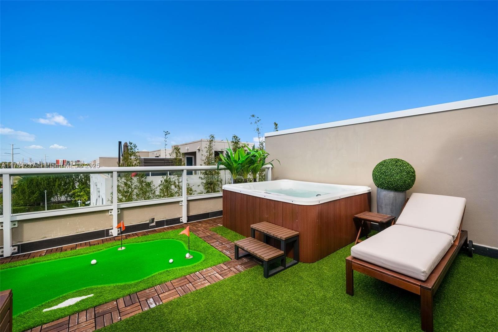 LANDMARK AT DORAL - Residential