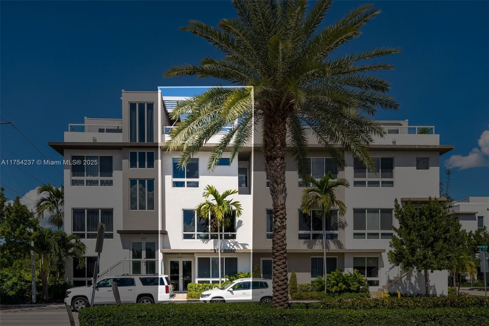 LANDMARK AT DORAL - Residential