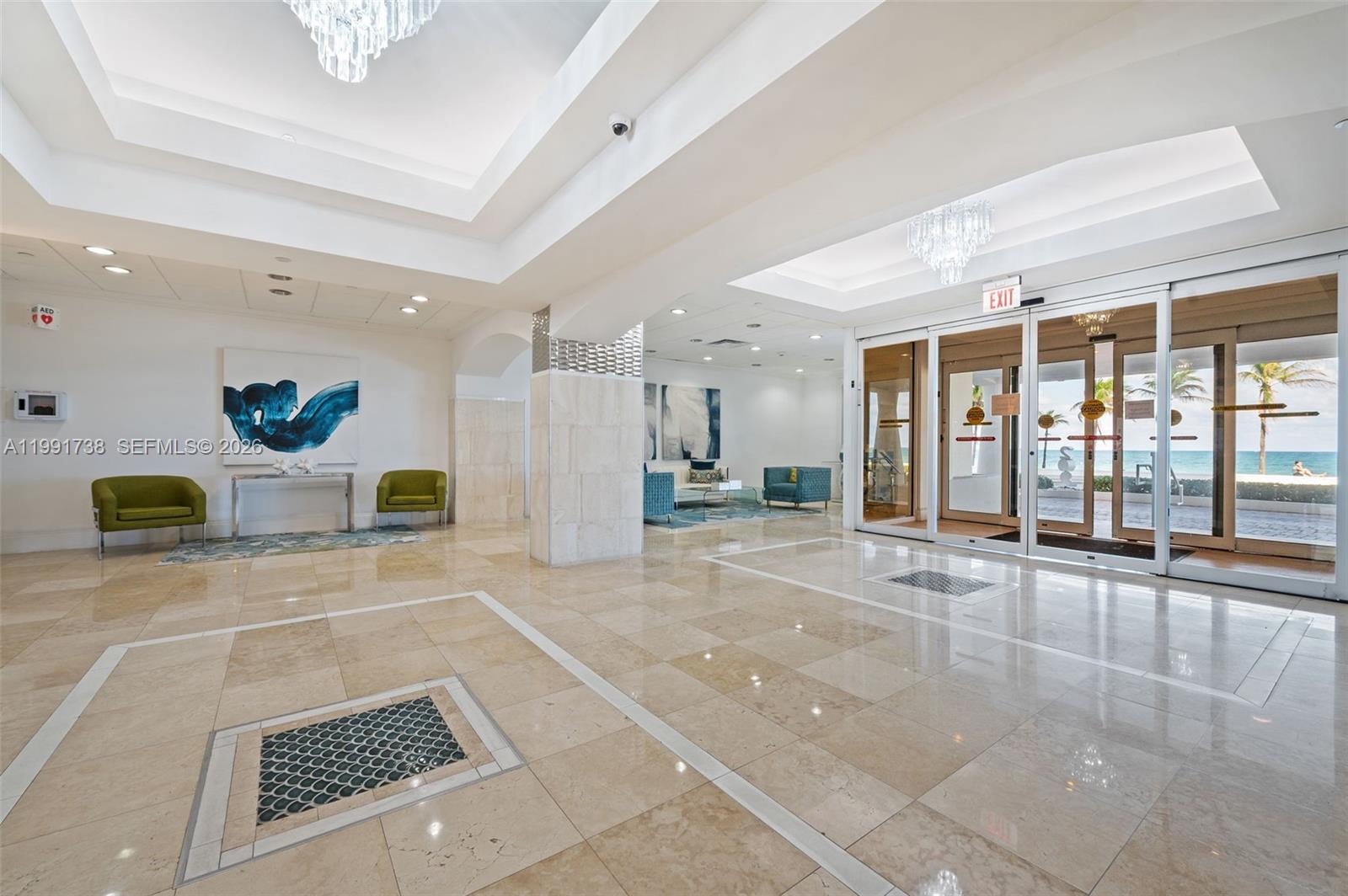 SEASONS CONDO - Residential