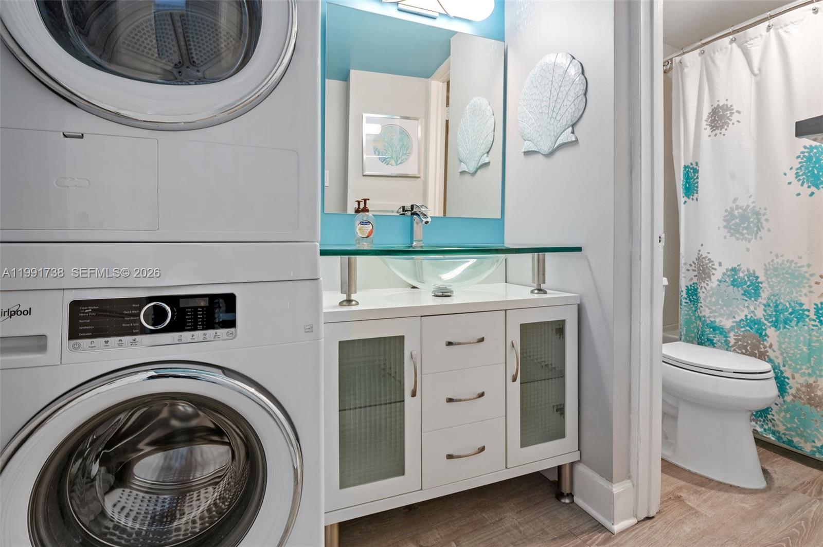 SEASONS CONDO - Residential