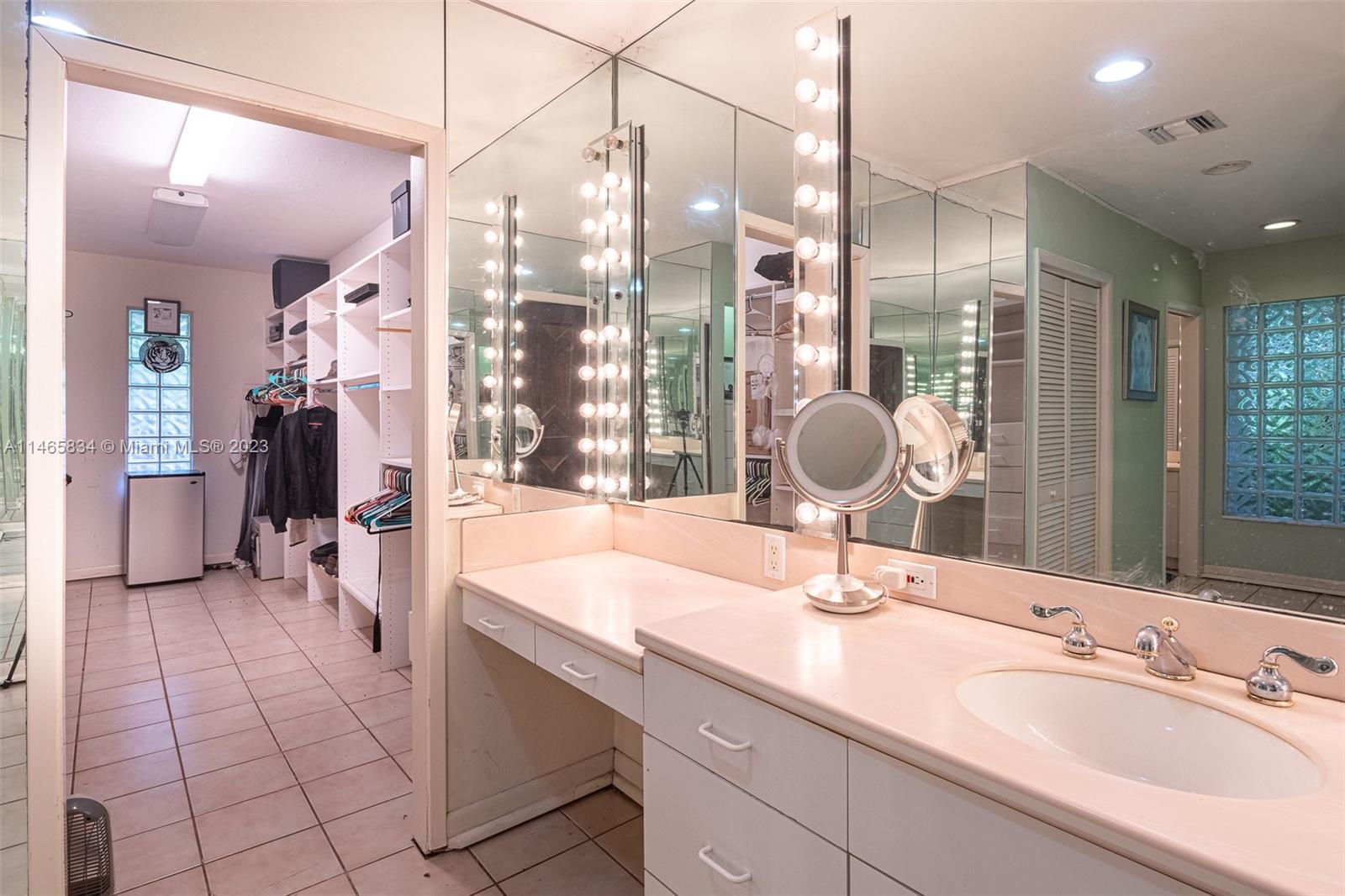 Horse Country - Land