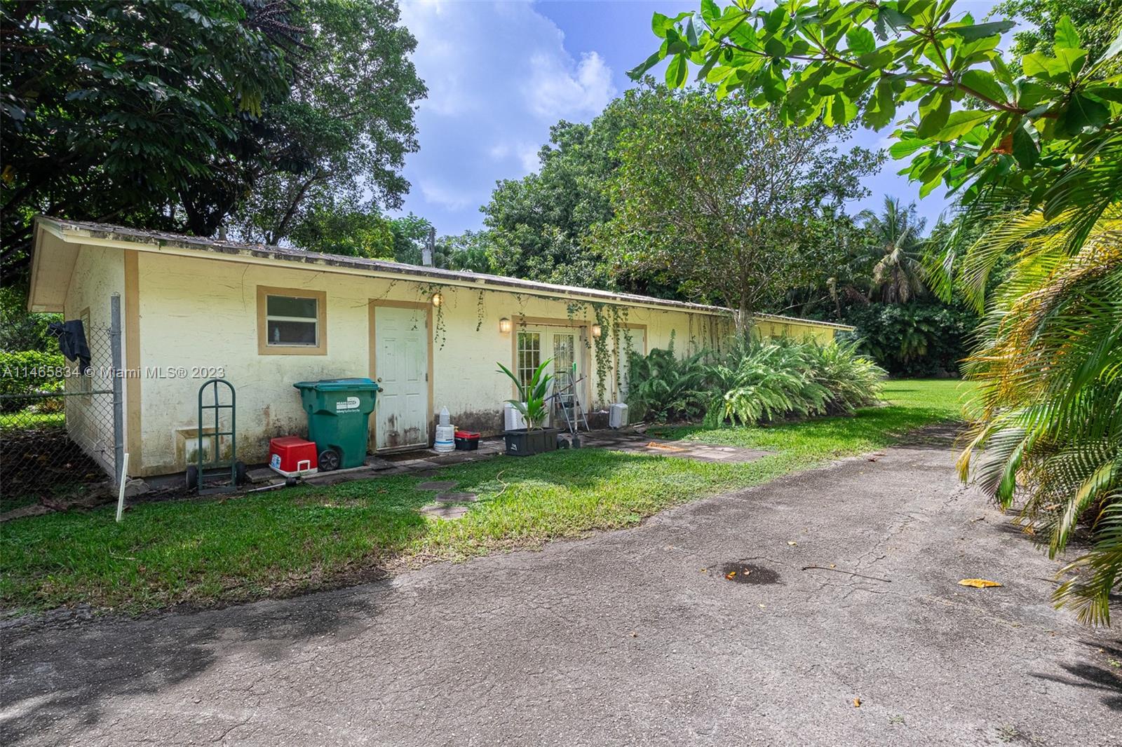 Horse Country - Land