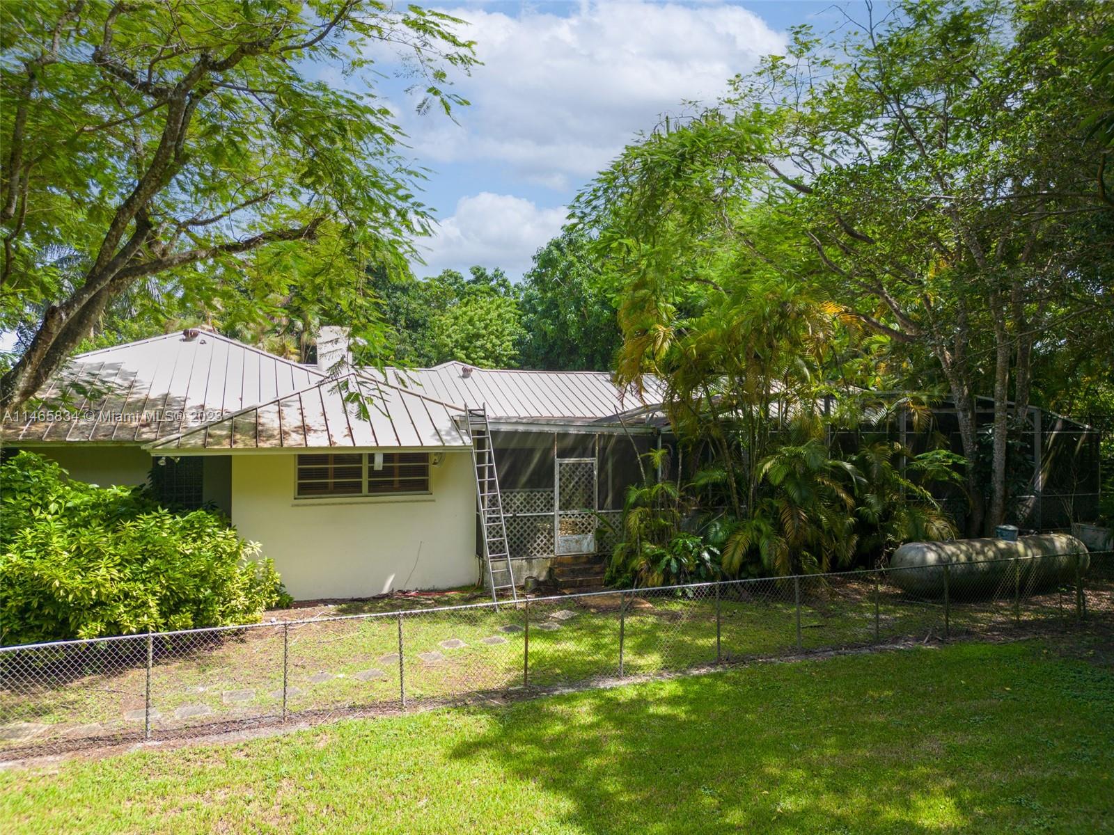 Horse Country - Land