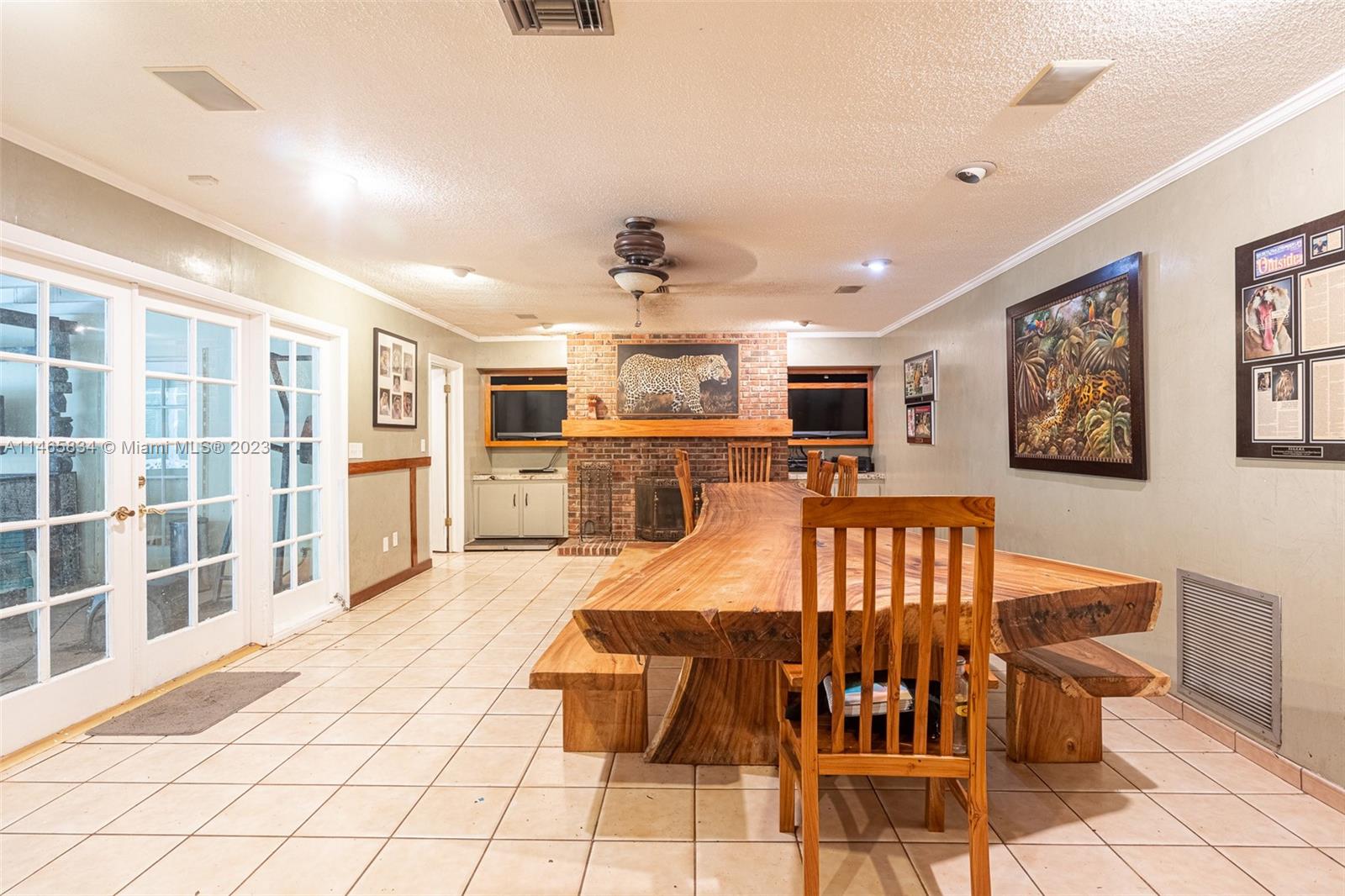 Horse Country - Land