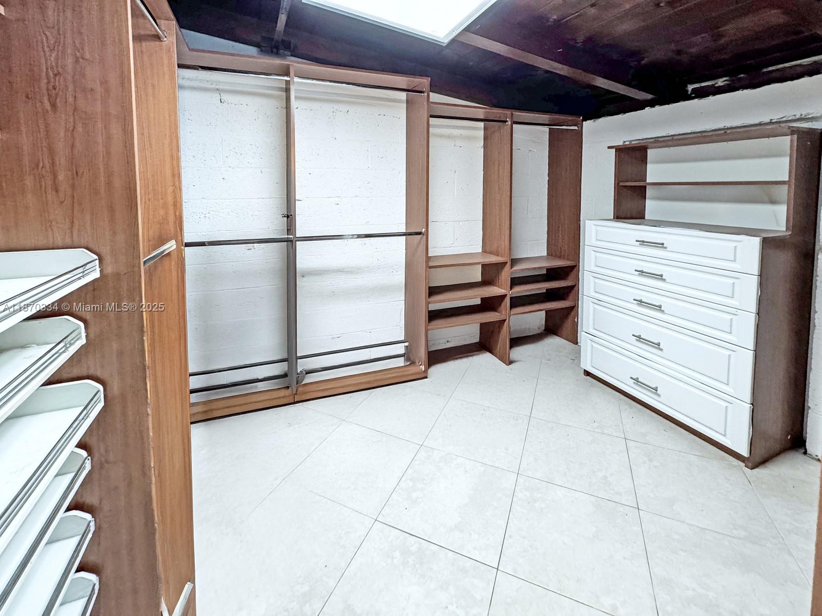GILLCREST FIRST ADD - Residential