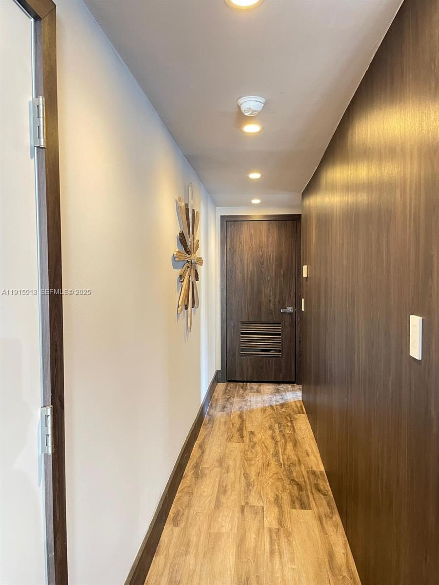 ART DECO CONDO - Residential Lease