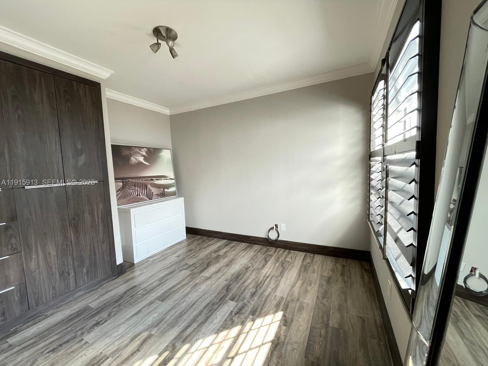 ART DECO CONDO - Residential Lease