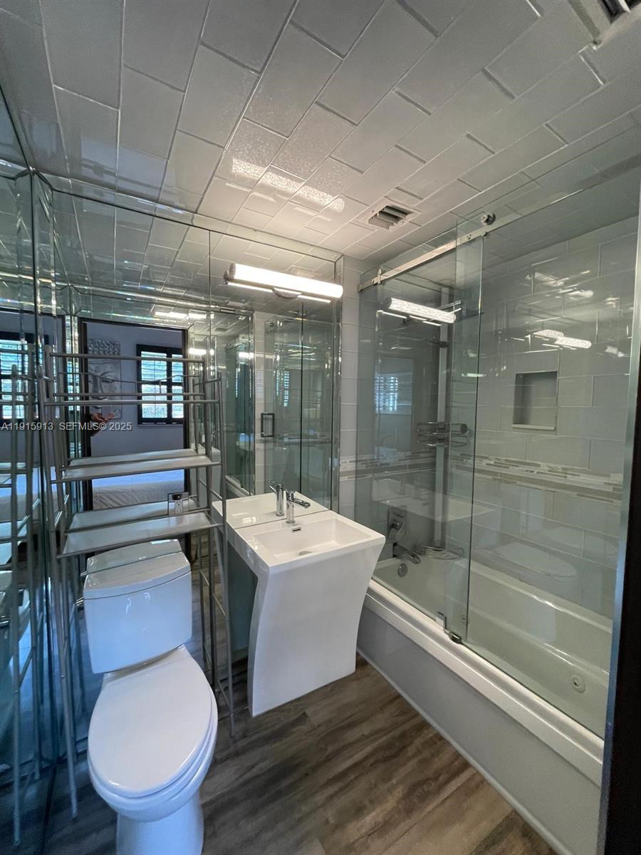 ART DECO CONDO - Residential Lease