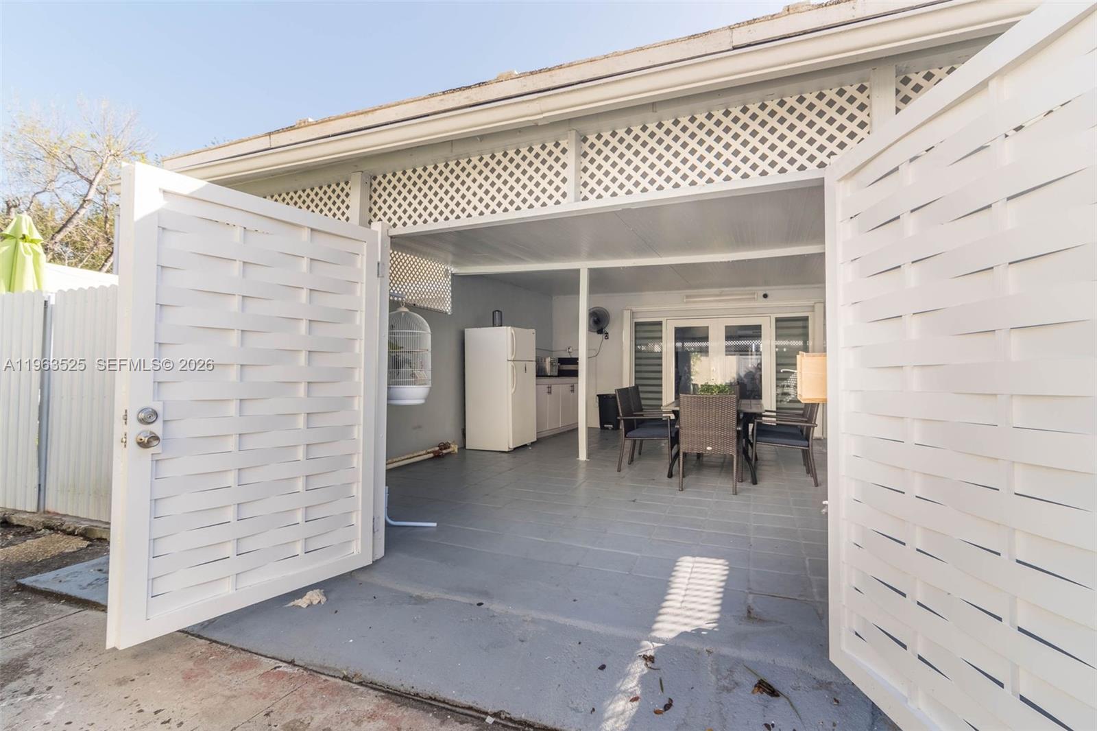 FIRST ADDN TO PALM SPRING - Residential