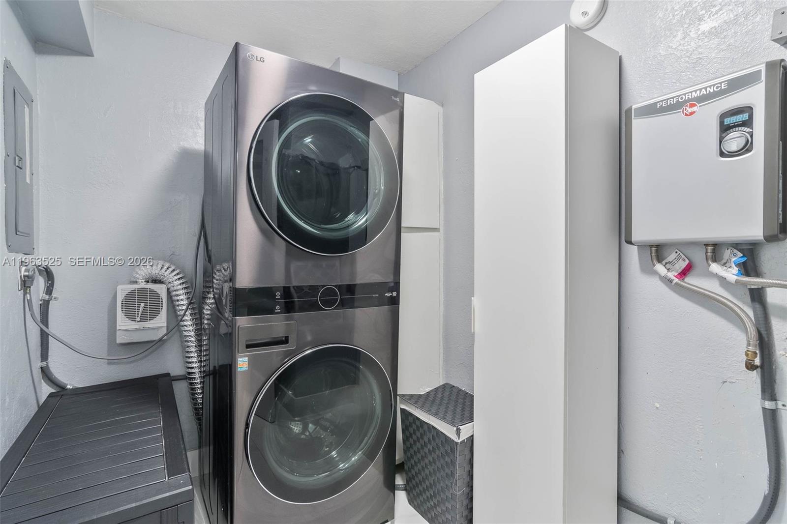 FIRST ADDN TO PALM SPRING - Residential