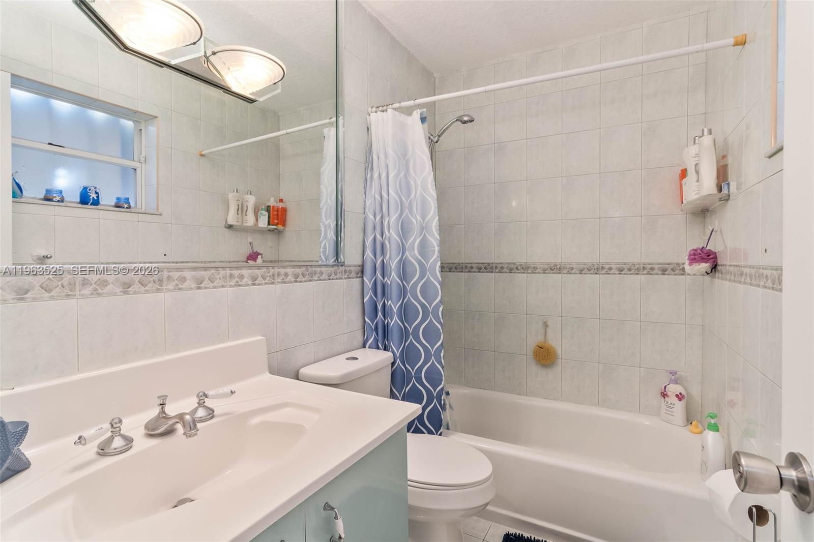 FIRST ADDN TO PALM SPRING - Residential