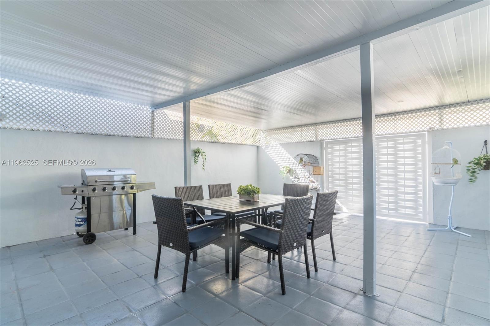 FIRST ADDN TO PALM SPRING - Residential