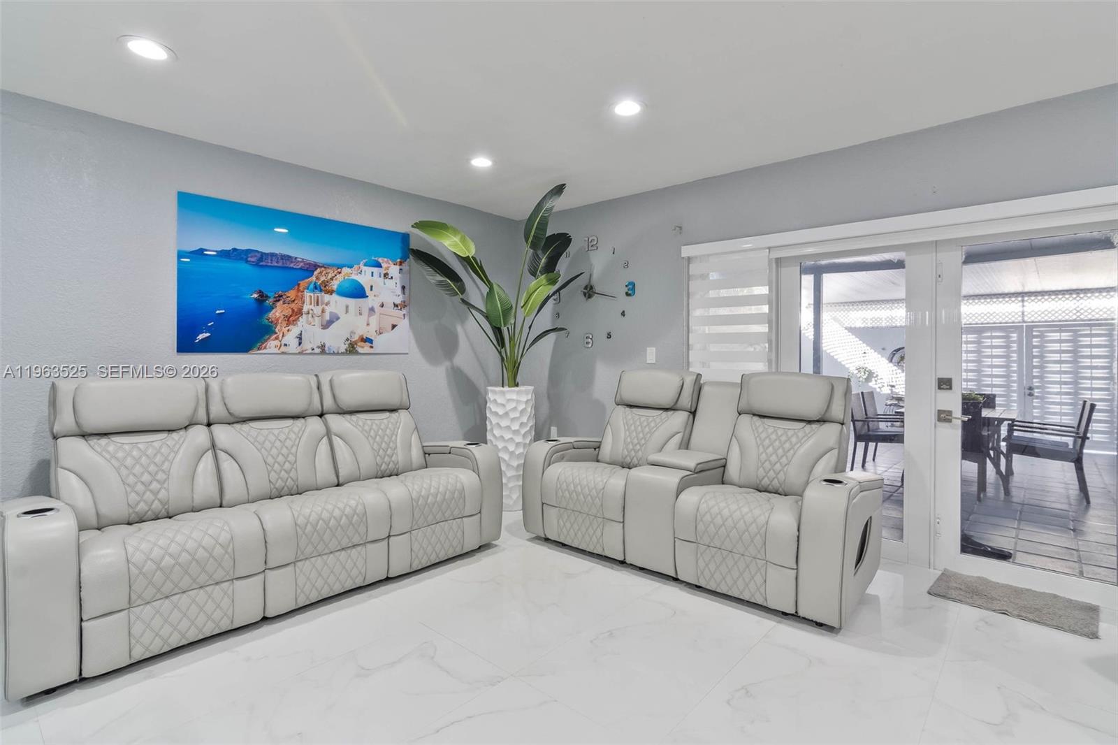 FIRST ADDN TO PALM SPRING - Residential