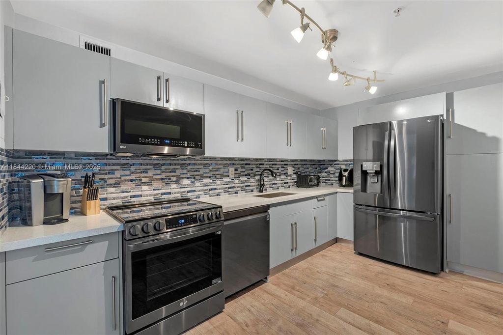 Photo of 3000 S Ocean Dr #1122, Hollywood, FL 33019 (MLS # A11844220)