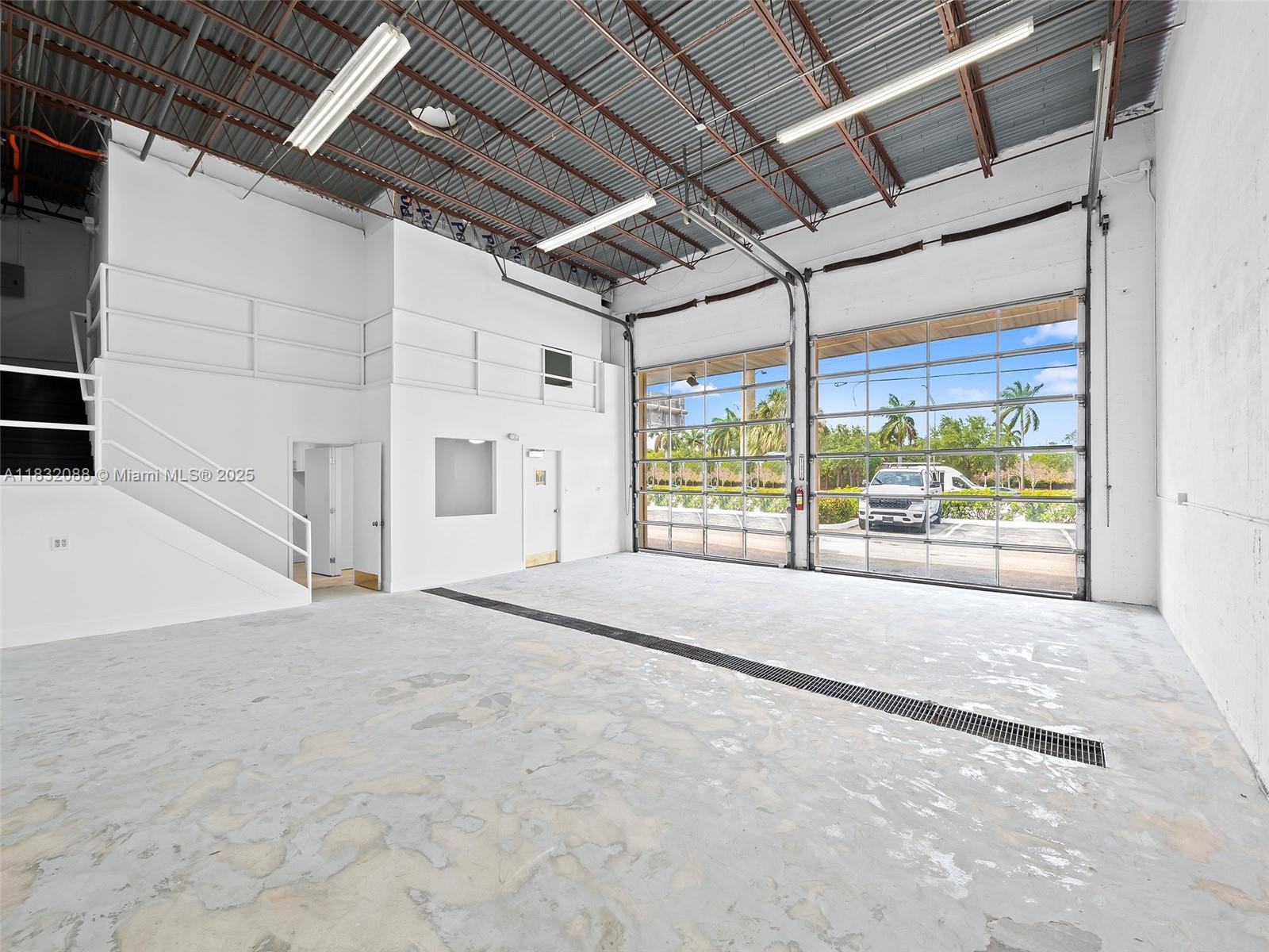 1100 W Oakland Park Blvd 8