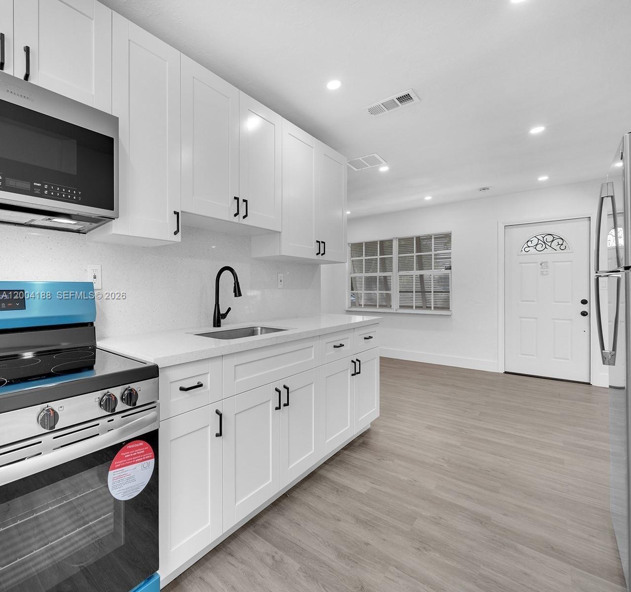 COLLIER MANOR 3RD ADD - Residential