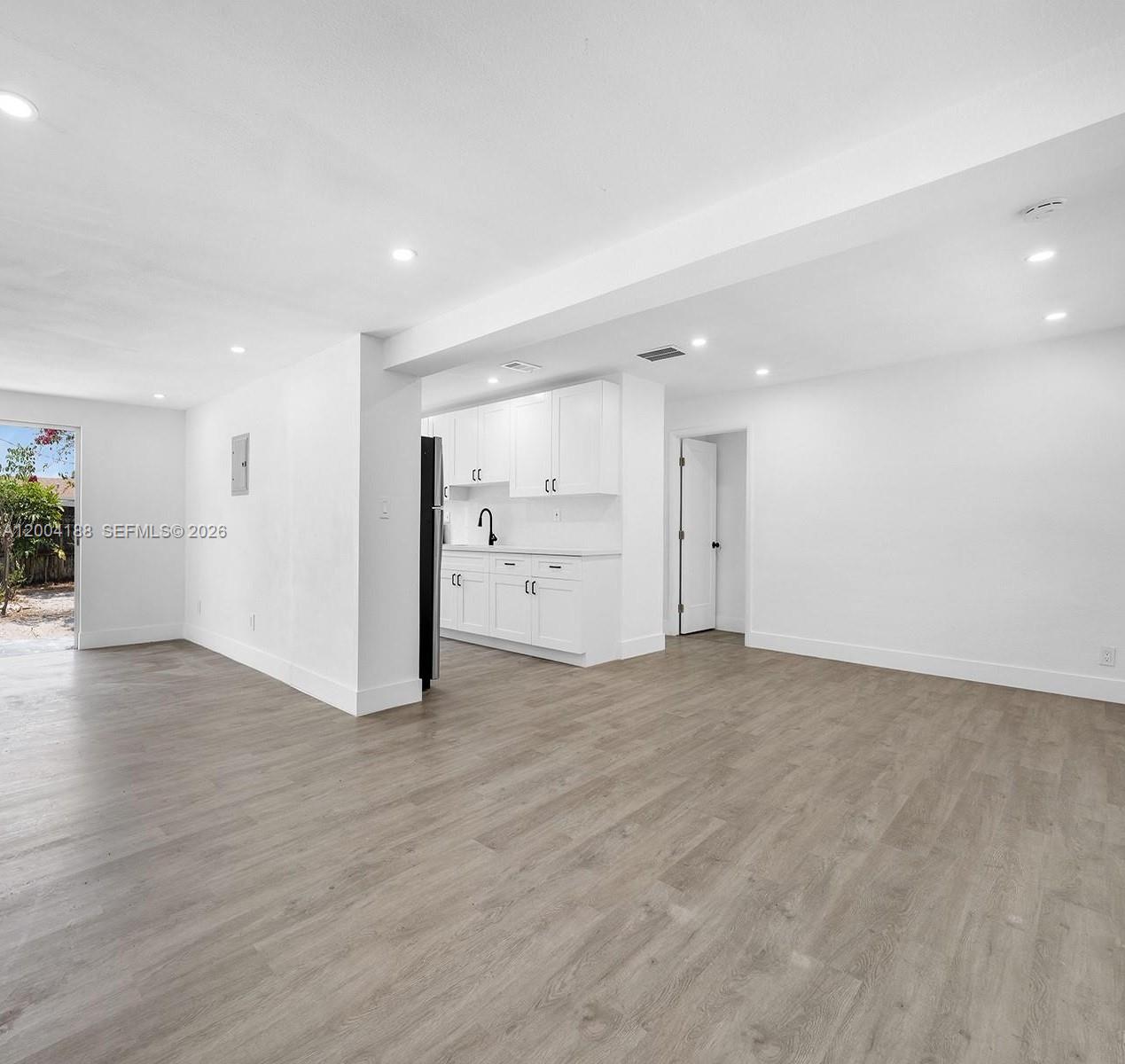 COLLIER MANOR 3RD ADD - Residential