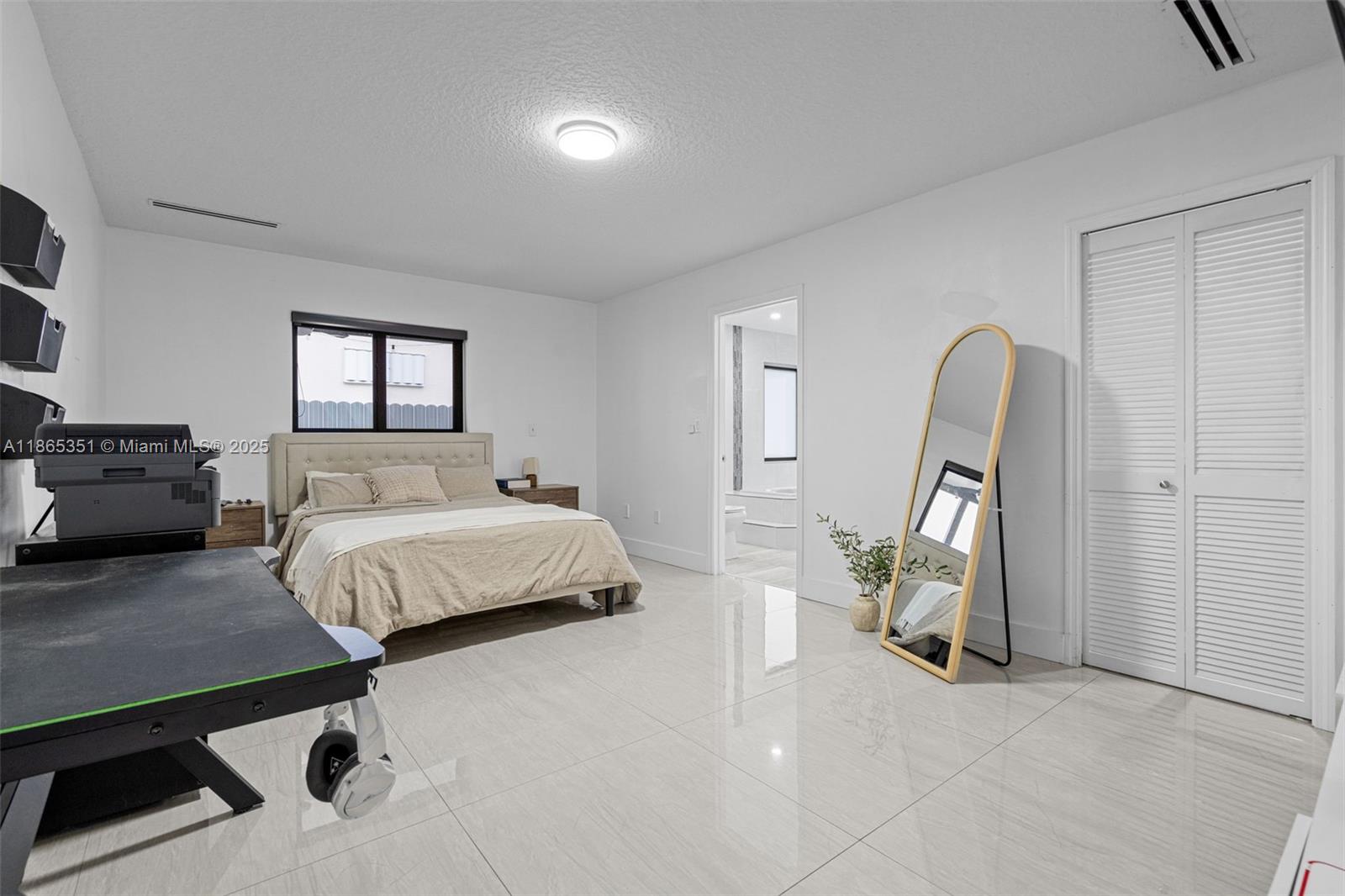 WEST LAKES GARDENS - Residential