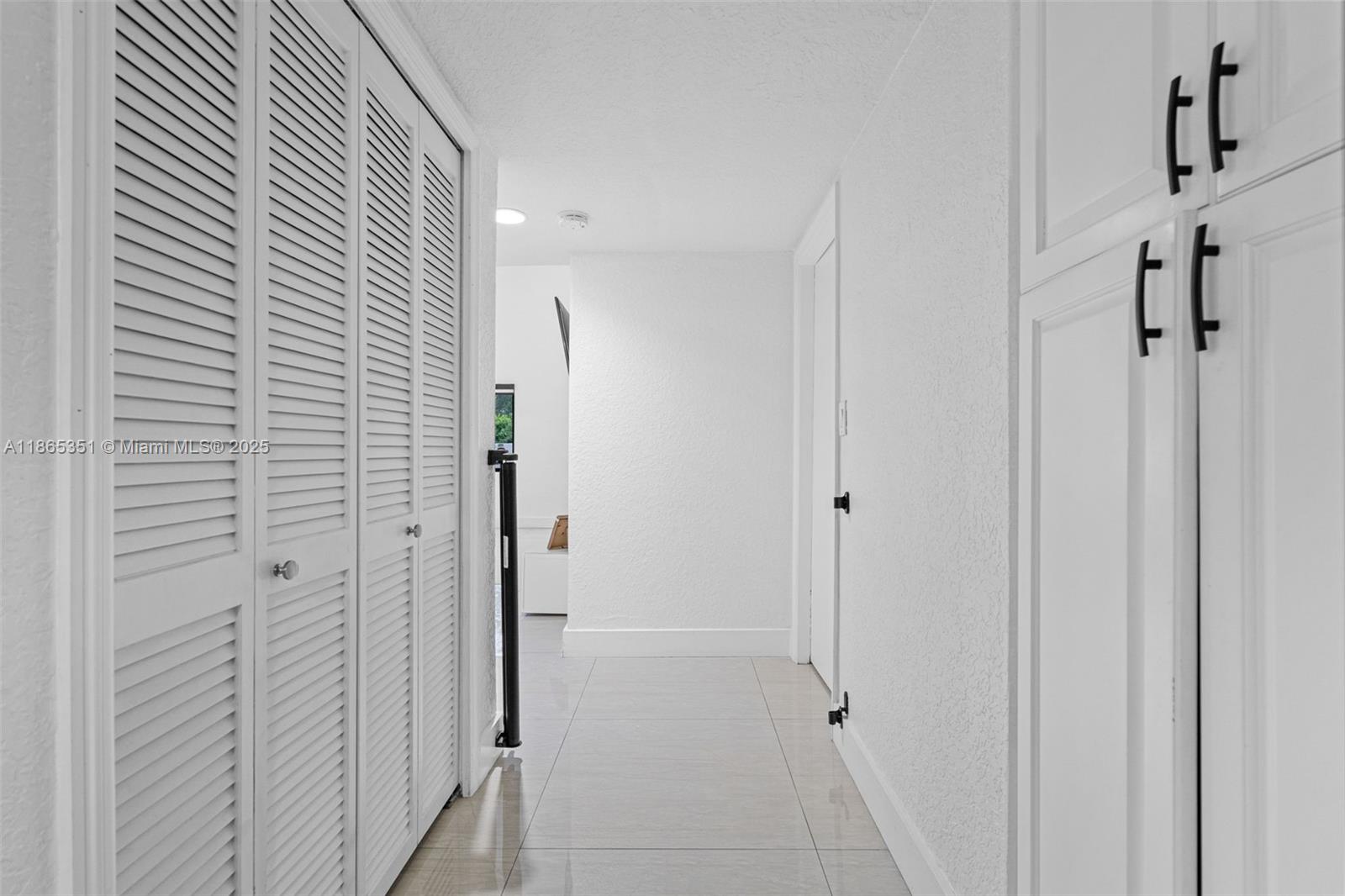 WEST LAKES GARDENS - Residential