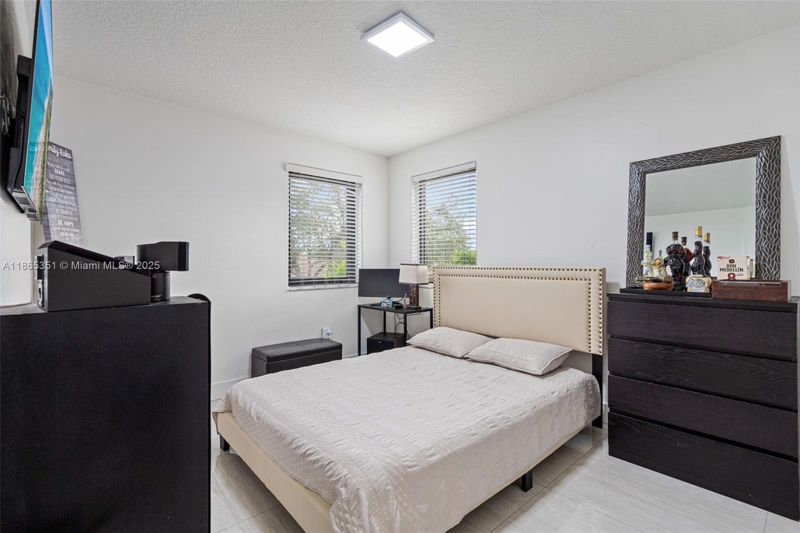 WEST LAKES GARDENS - Residential