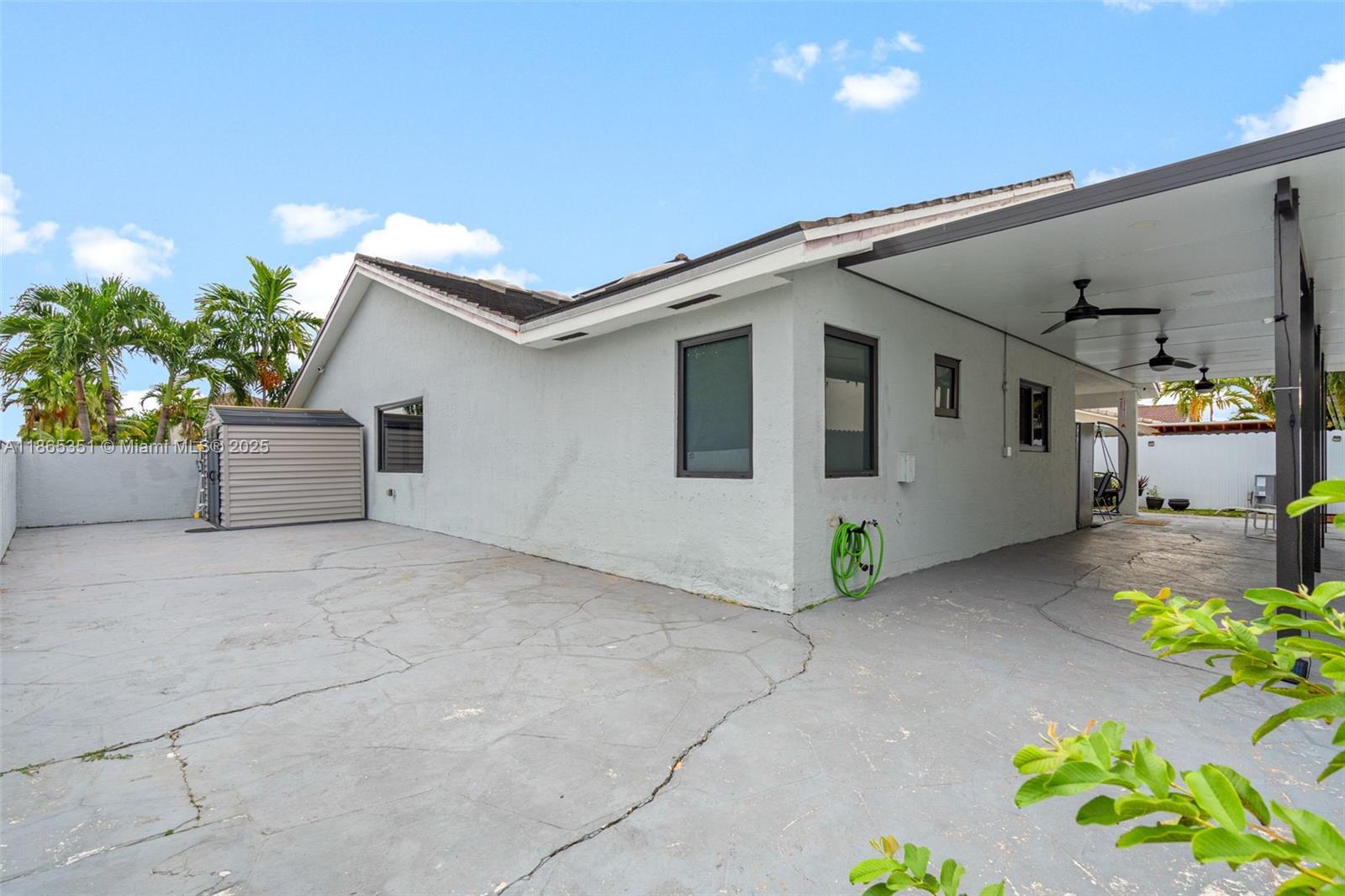 WEST LAKES GARDENS - Residential