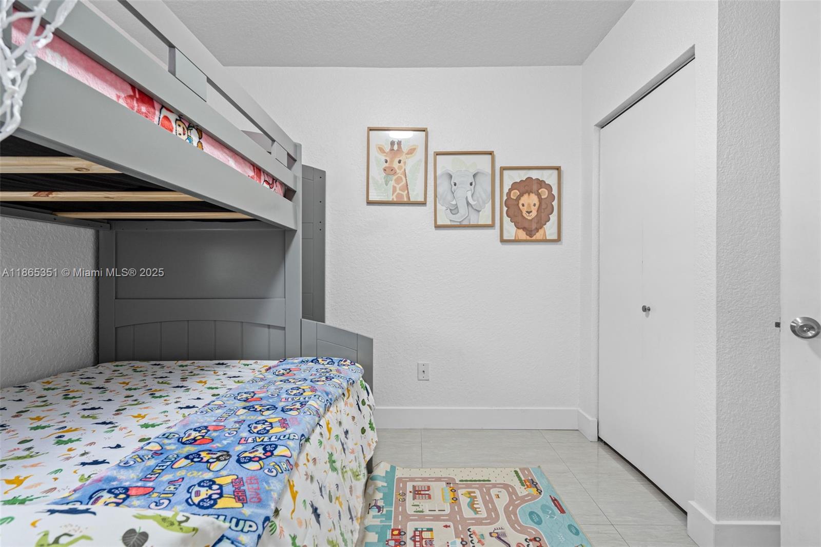 WEST LAKES GARDENS - Residential