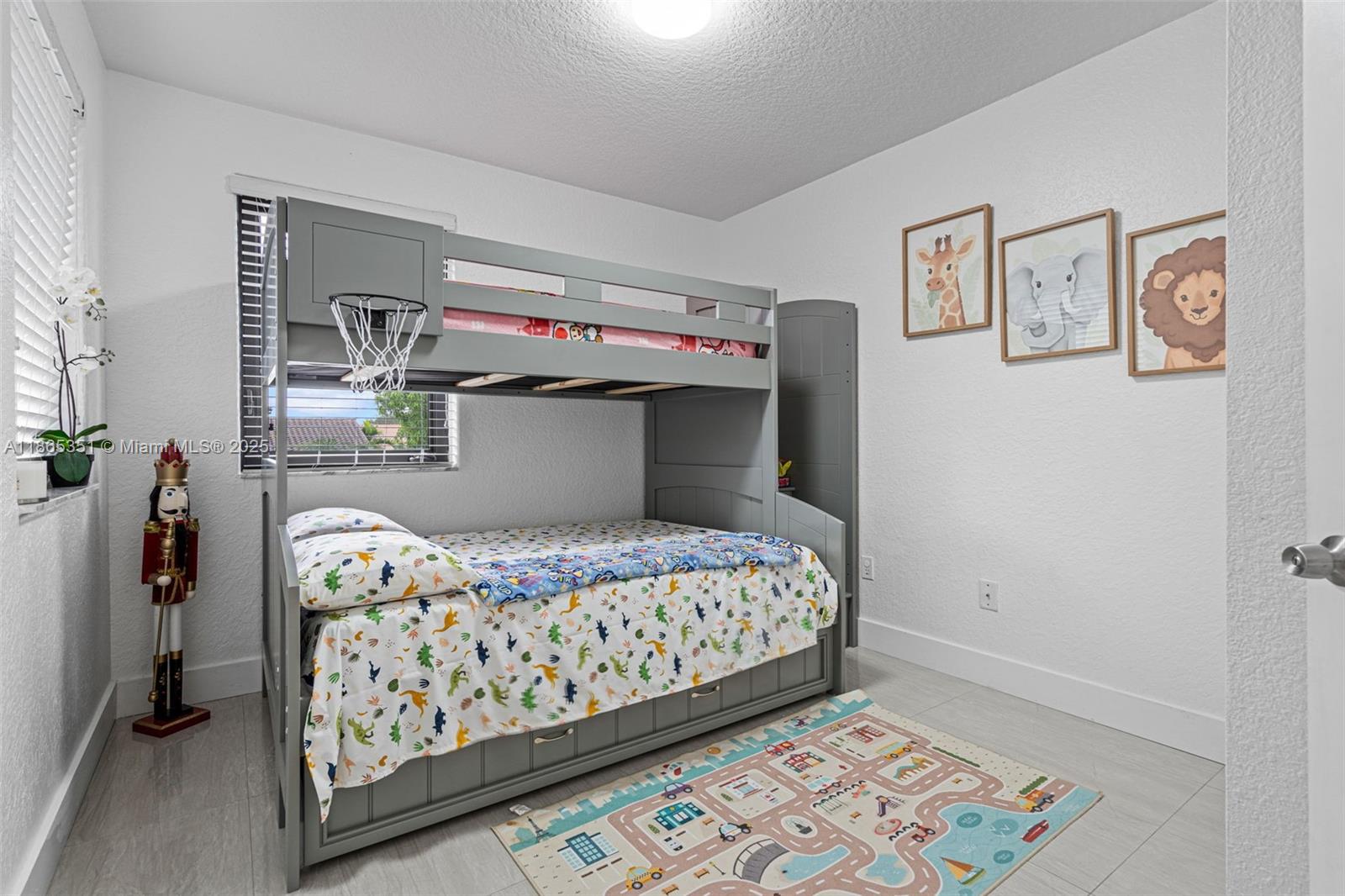 WEST LAKES GARDENS - Residential