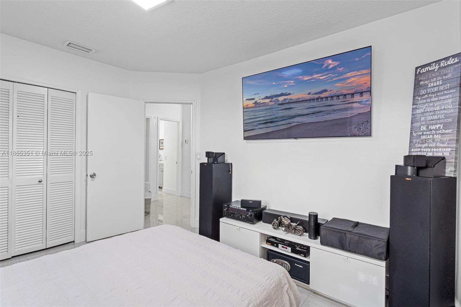 WEST LAKES GARDENS - Residential