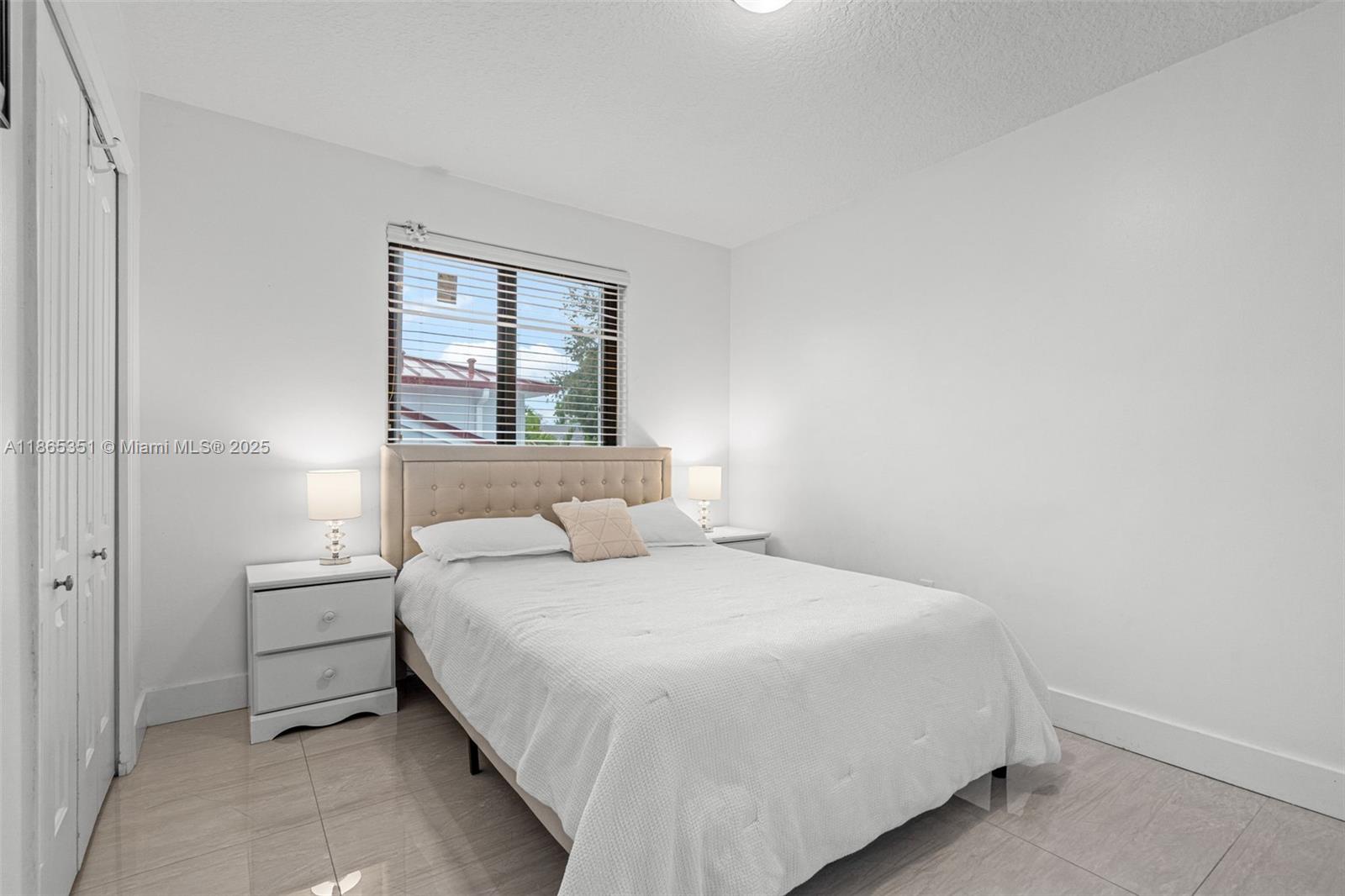 WEST LAKES GARDENS - Residential