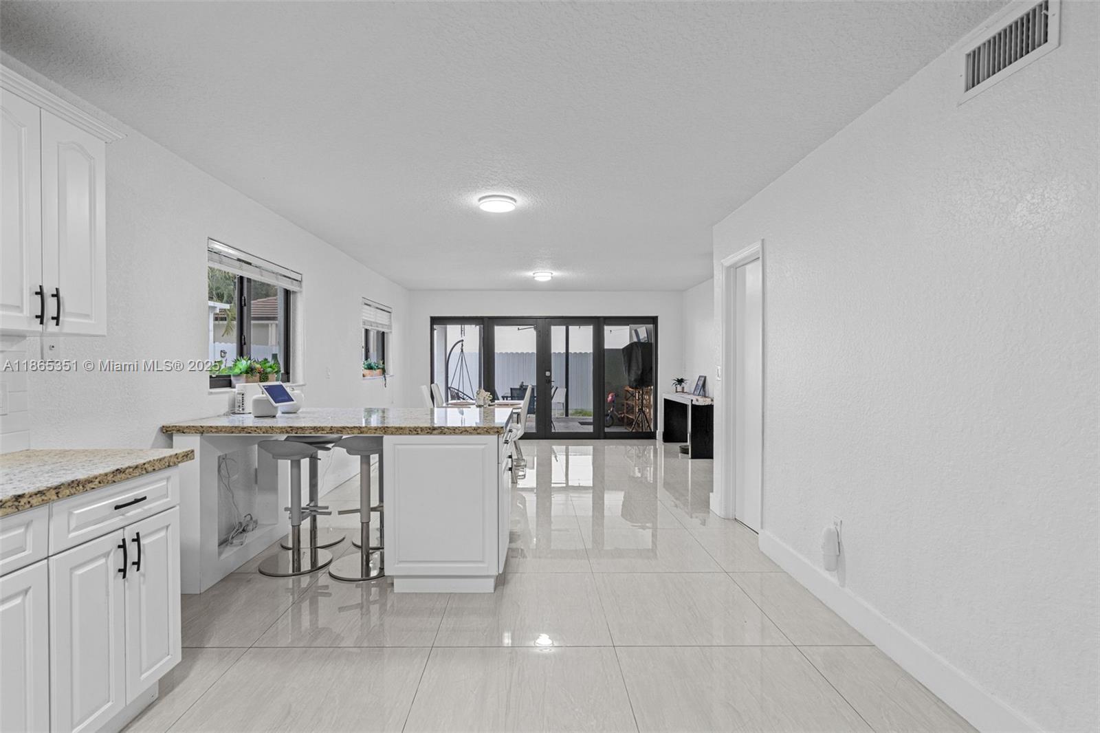 WEST LAKES GARDENS - Residential