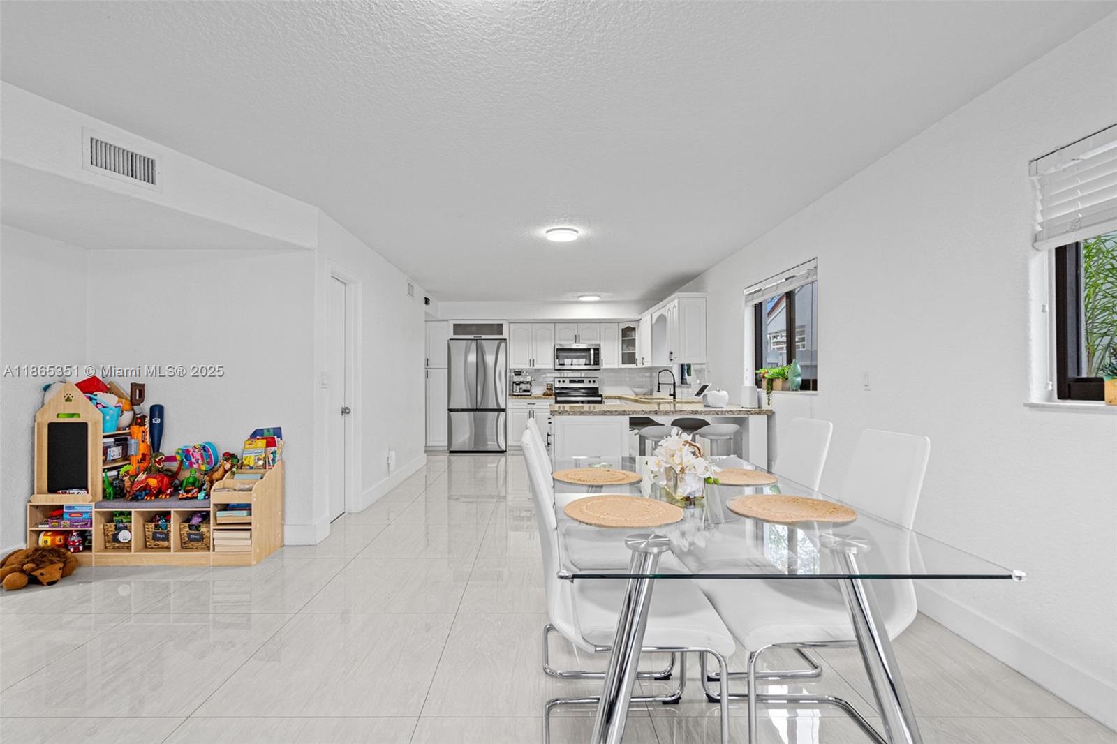 WEST LAKES GARDENS - Residential