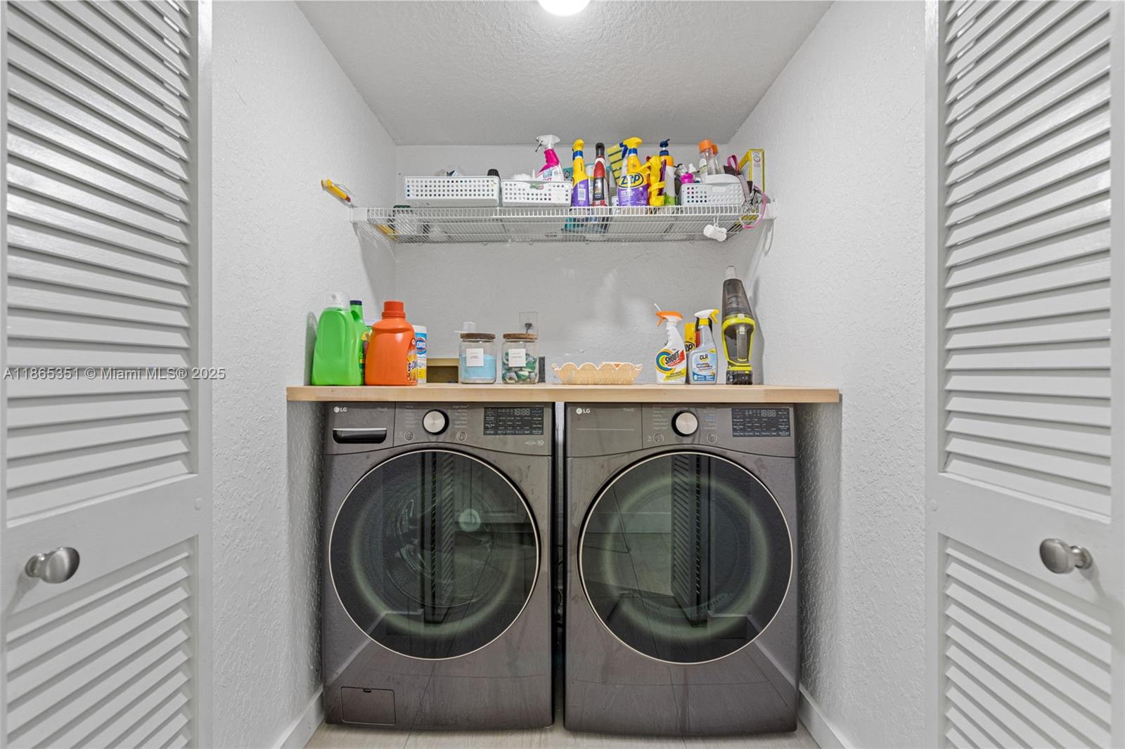 WEST LAKES GARDENS - Residential