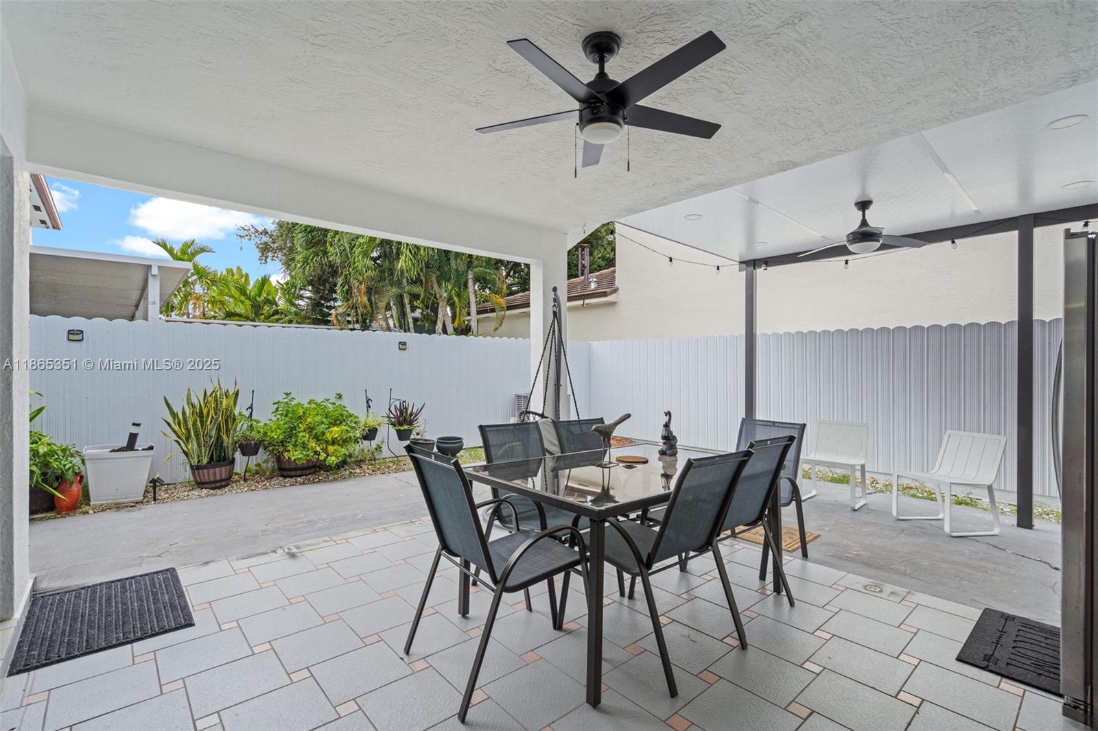 WEST LAKES GARDENS - Residential