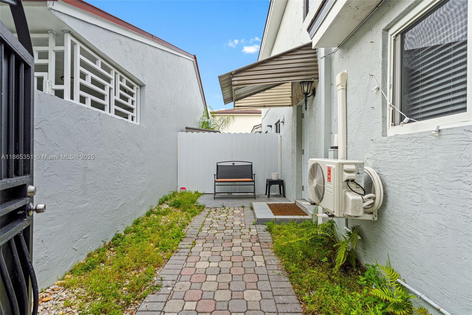 WEST LAKES GARDENS - Residential