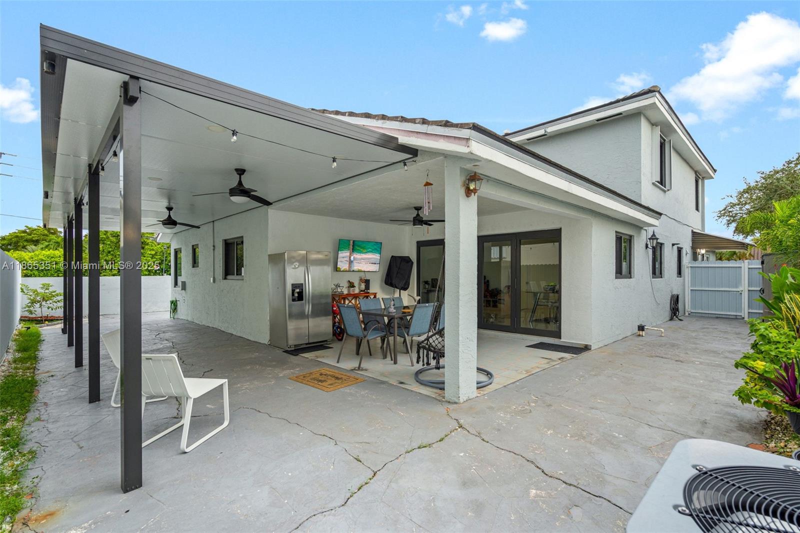 WEST LAKES GARDENS - Residential