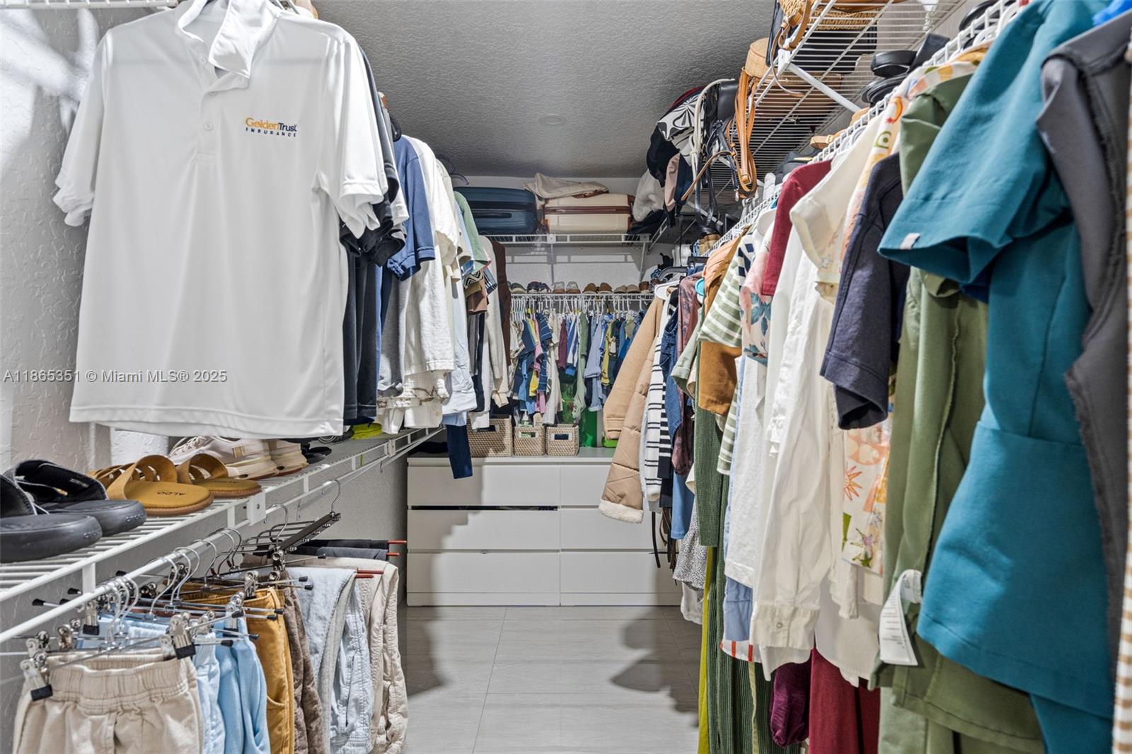 WEST LAKES GARDENS - Residential