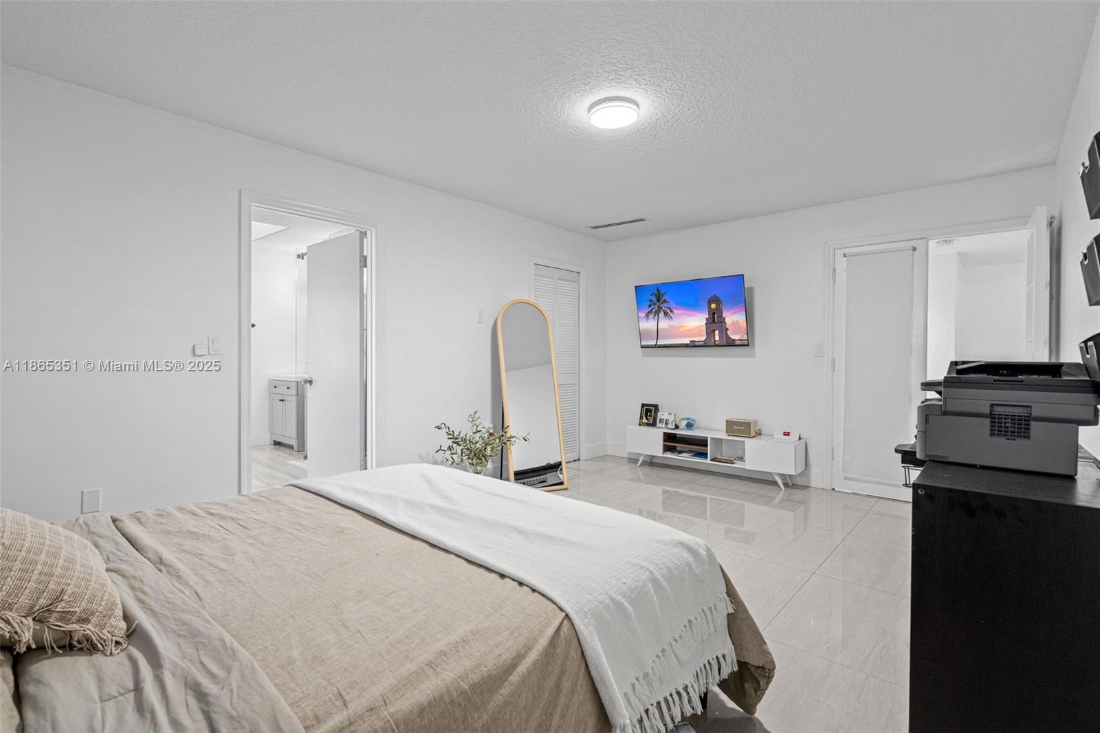 WEST LAKES GARDENS - Residential