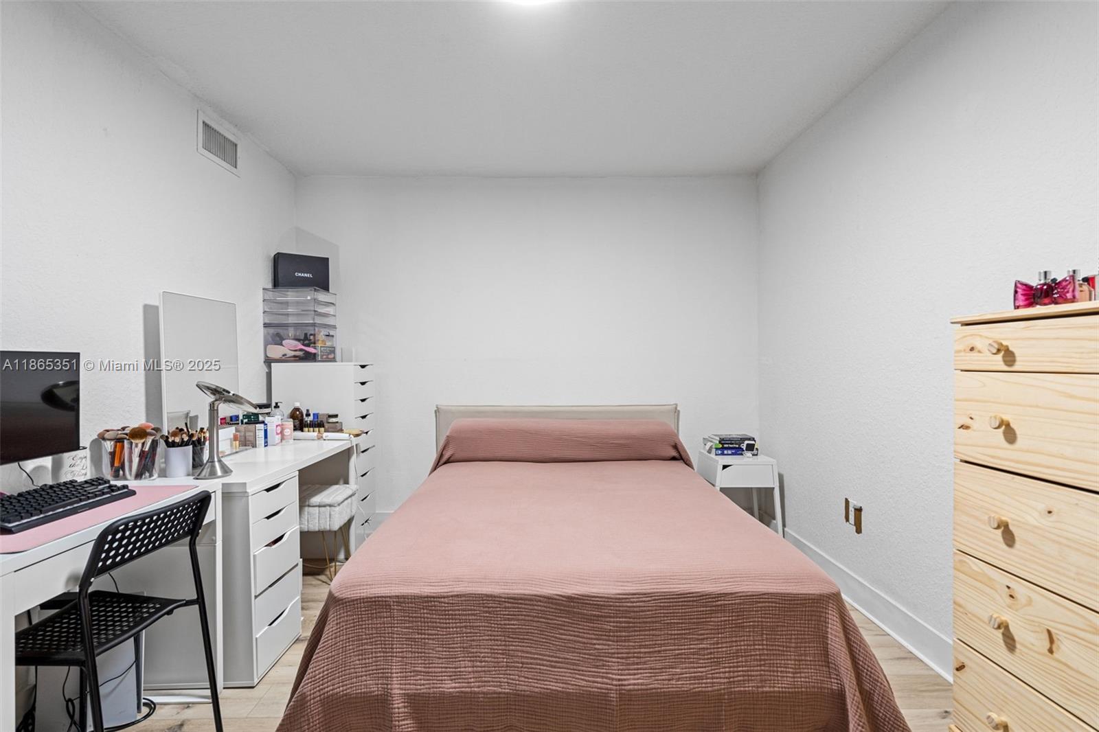 WEST LAKES GARDENS - Residential