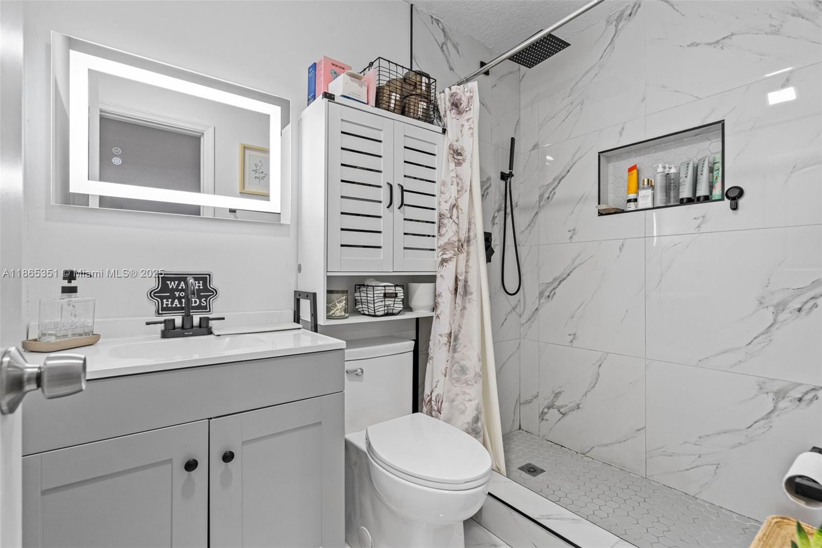 WEST LAKES GARDENS - Residential