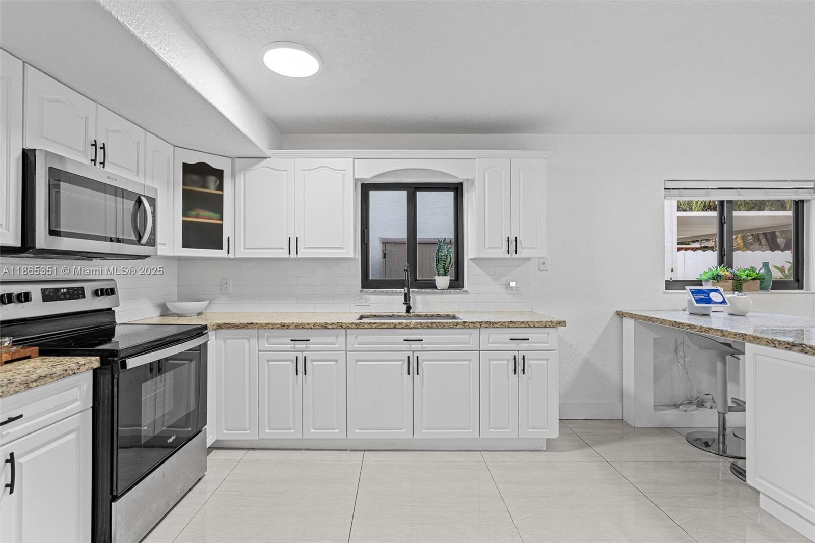 WEST LAKES GARDENS - Residential